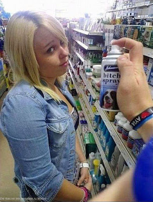 Mit der Freundin einkaufen gehen - Schlampen Spray