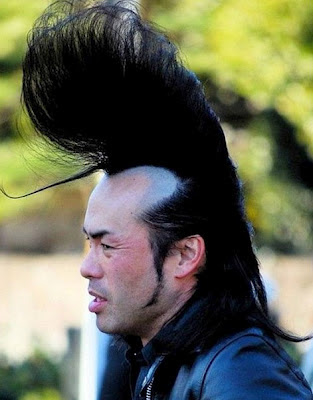 Elvis Frisur lustige Haare Japaner